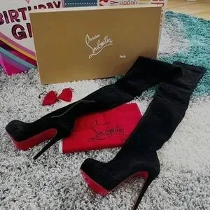 Louboutin♡値下げしました♪ Christian Louboutin Astrilarge Red Sole Studded Suede Knee